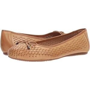 NWT SoftWalk Women's Napa Laser Ballet Flat, Tan, 8.5